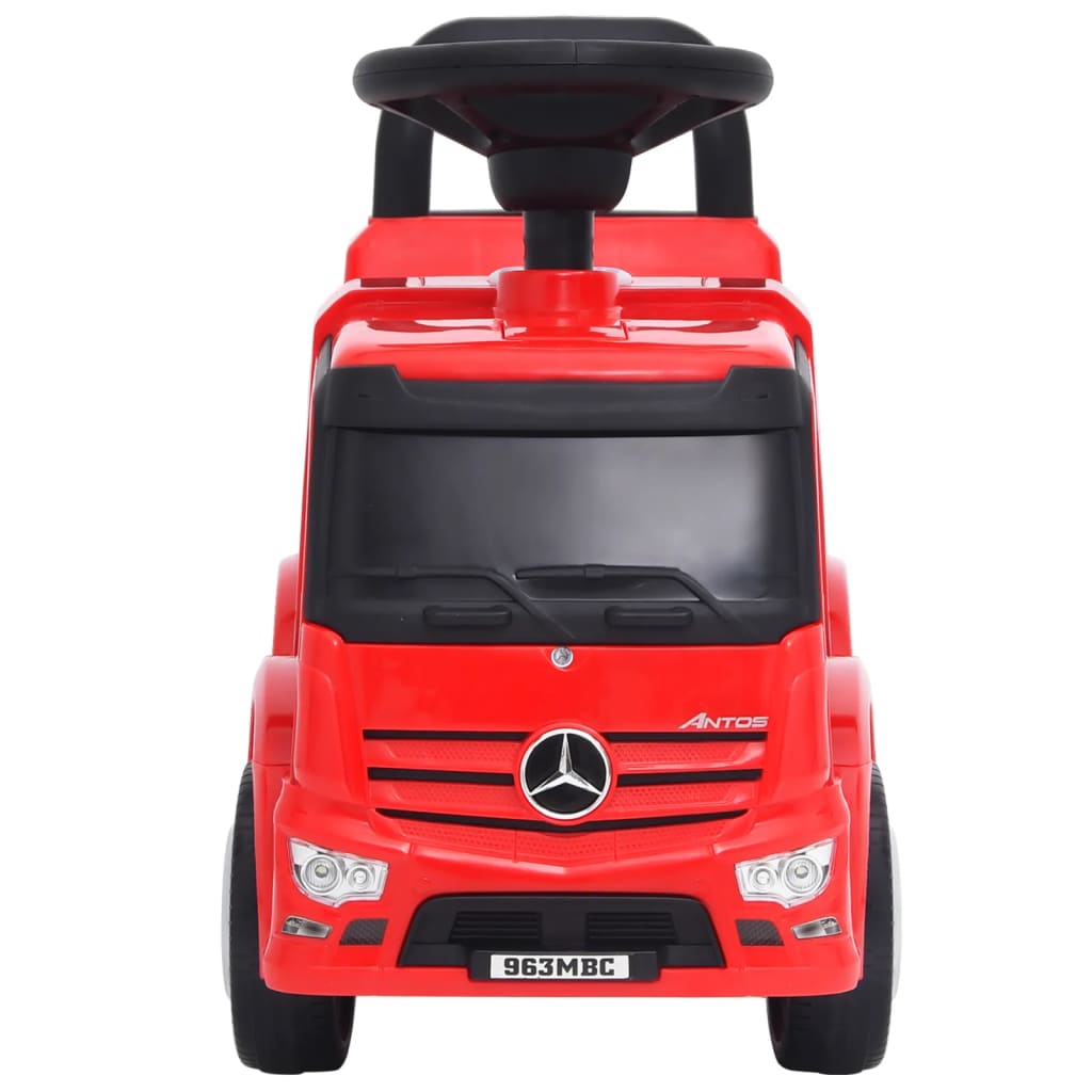 Voiture en marche camion Mercedes Benz